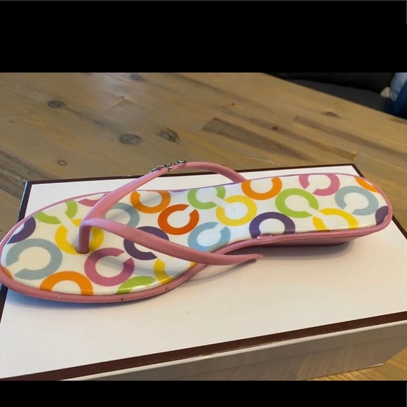 Coach Flip Flops (broken), Size 7.5 - Picture 3 of 4